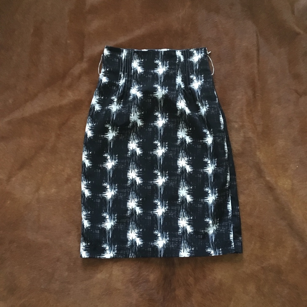 Like New! Cinched Waist Crosshatch Pencil Skirt